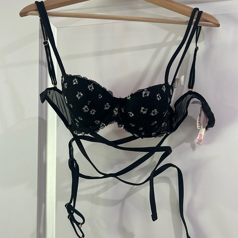 Black strappy bra